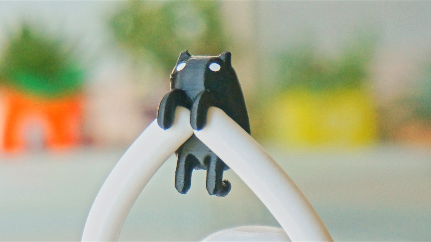 Ghost Holding a Kitty USB Lamp